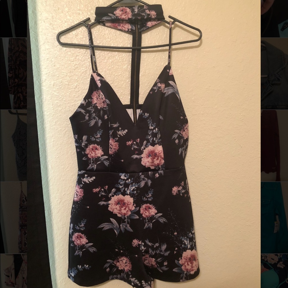 Floral romper with connected choker